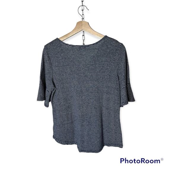 3/$20 Liz Claiborne Women's Medium Linen Blend Blue & White Striped Blouse - Picture 2 of 8